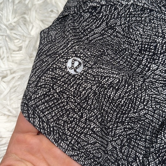 Lululemon Speed Short (2 1/2") Line Up White Black / Black - Picture 5 of 6